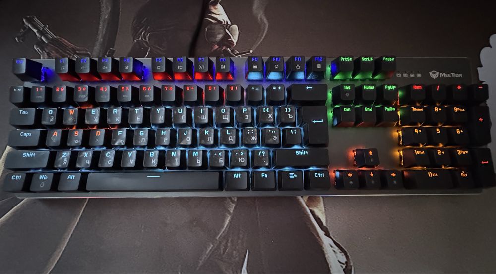 Клавиатура MeeTiom механическая. Мышь Logitech G102