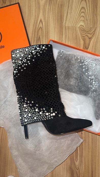 Дамски токчета, тип боти