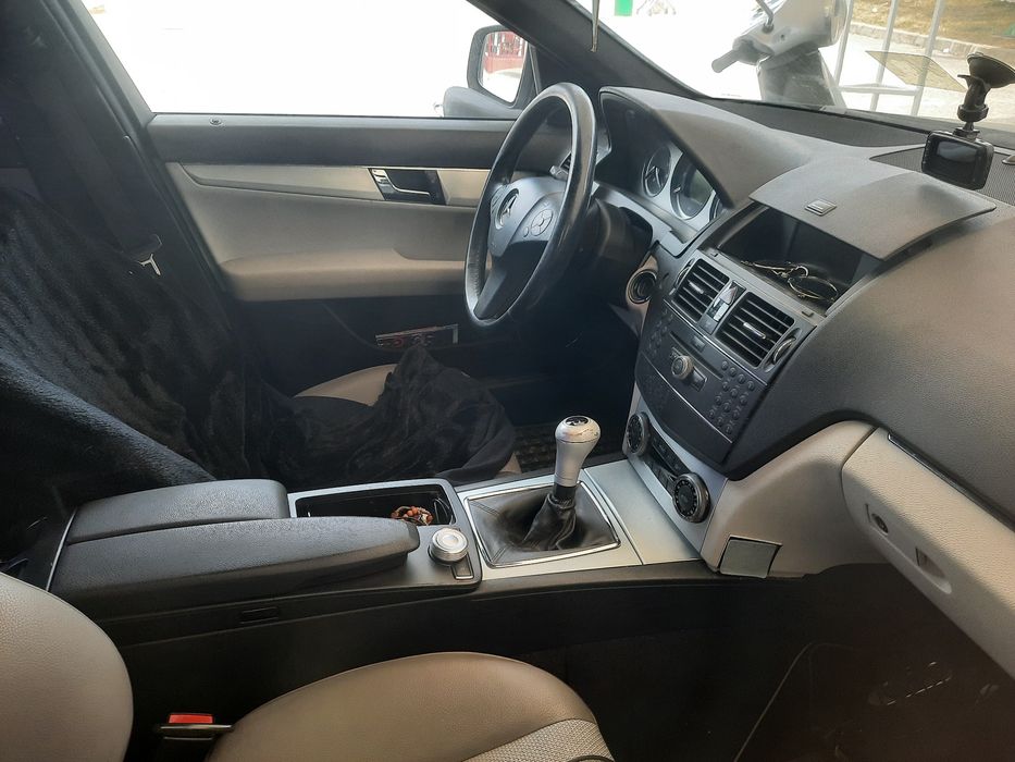 Vând Mercedes Benz C clase