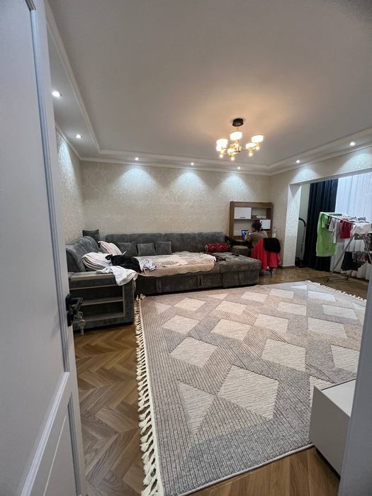 Продам 2х комнатную квартиру на Чиланзаре 8квартал