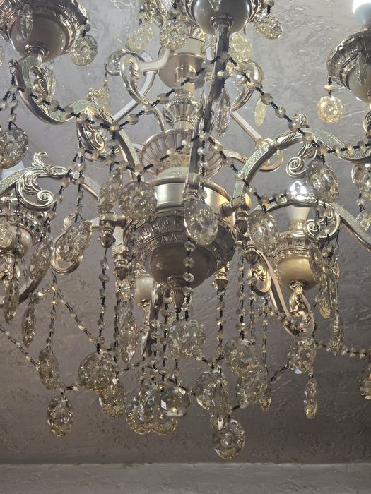 Люстры  бежевая  люстра белая