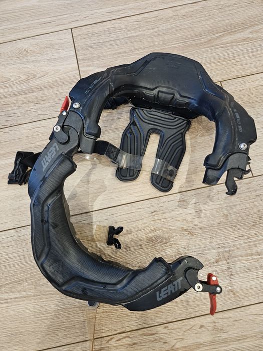 Leatt 4.5 Neck Brace/ Яка за врат
