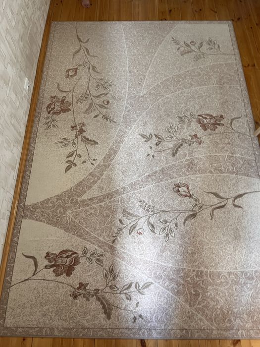 ПРОДАМ 3 КОВРА СРОЧНО читайте описание