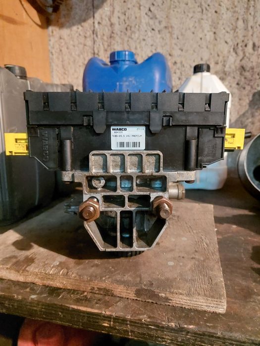 Кран тормозной полуприцепа Haldex EBS.