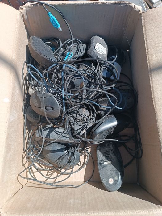 Продаются мышки офисные