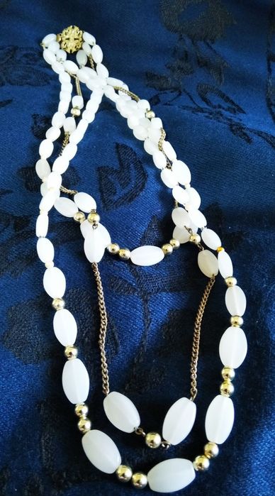 Продам красивые бусы из натуральных камней