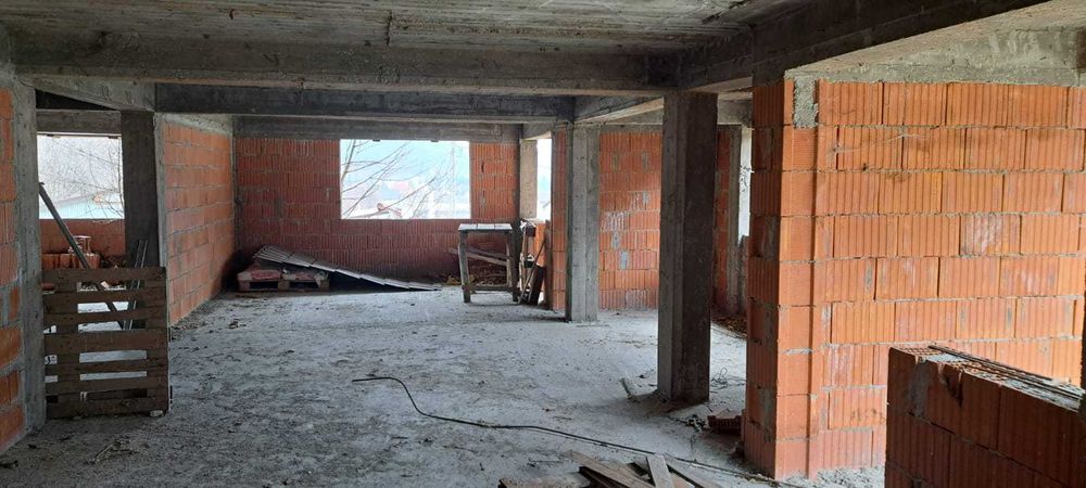 Vând /Schimb! Imobil constructie la rosu plus teren 2151