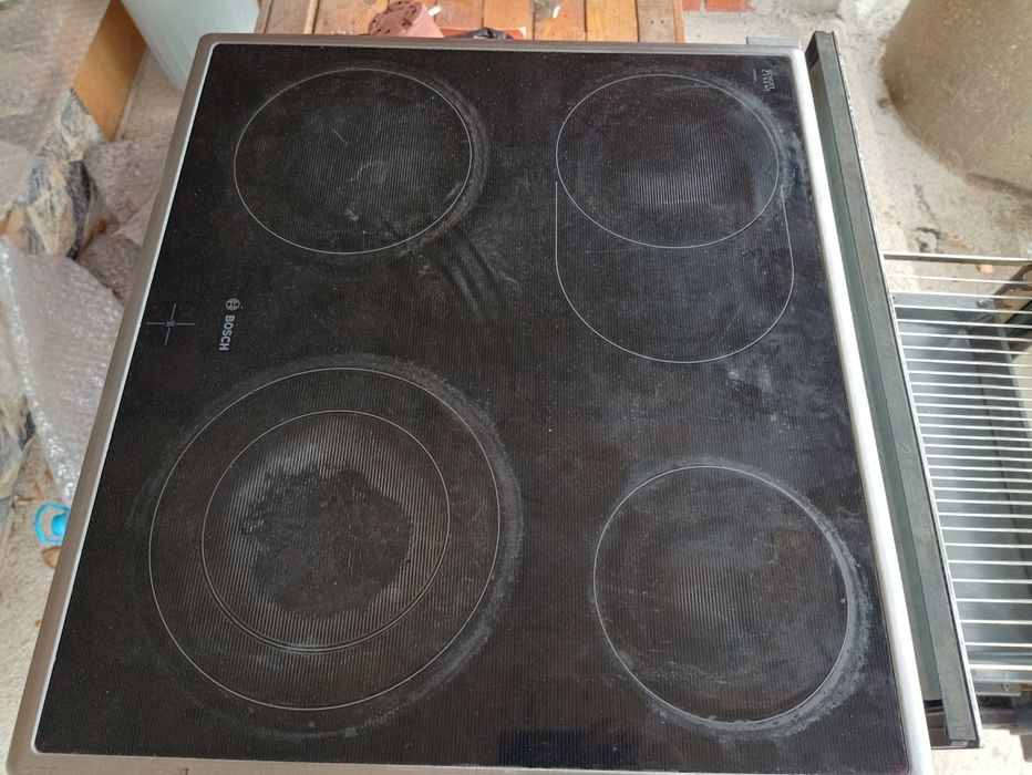 Комплект фурна BOSCH с керамичен плод