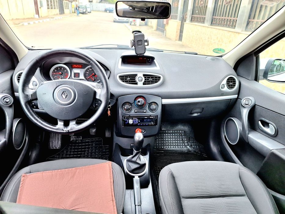 Urgent Vând renault clio 2010
