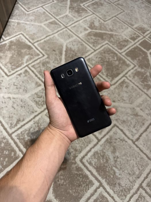 Продам срочно телефон