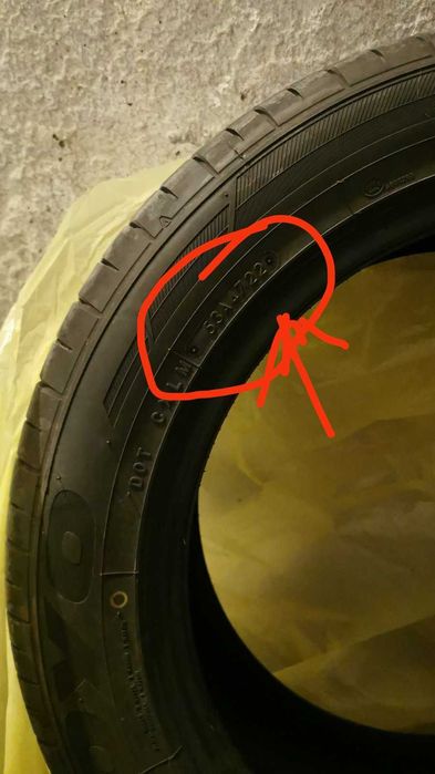 Летни Гуми TOYO 215/55/17 Нови 2 бр.