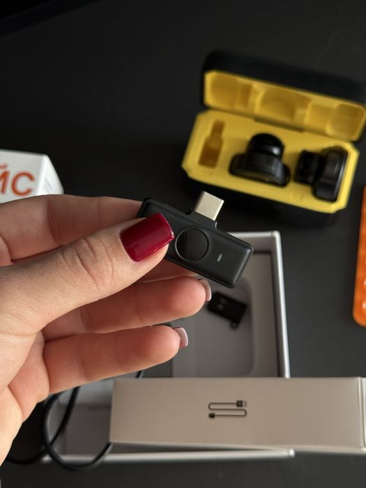 Микрофон, петлички, экшн-войч