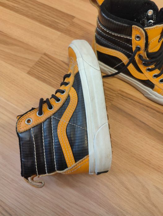 Adidasi Vans nr 31.5