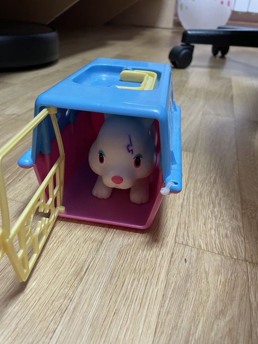 Животни в къщичка