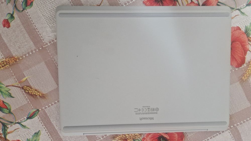 Laptop Microsoft Surface Go Touch Screen I5-1035G1 12.4’’16GB PORTABIL