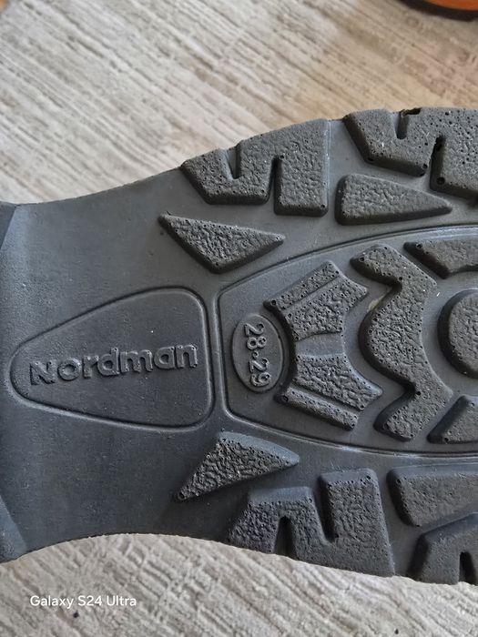 Продам резиновые сапоги