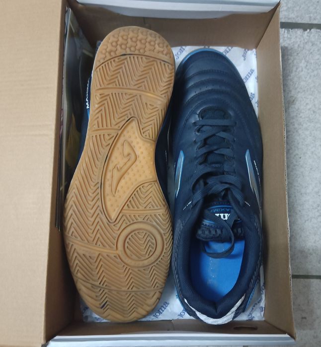 Футзалки продам !