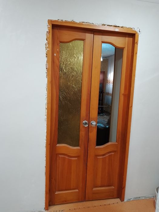 Продам двойные двери б/у с дерева