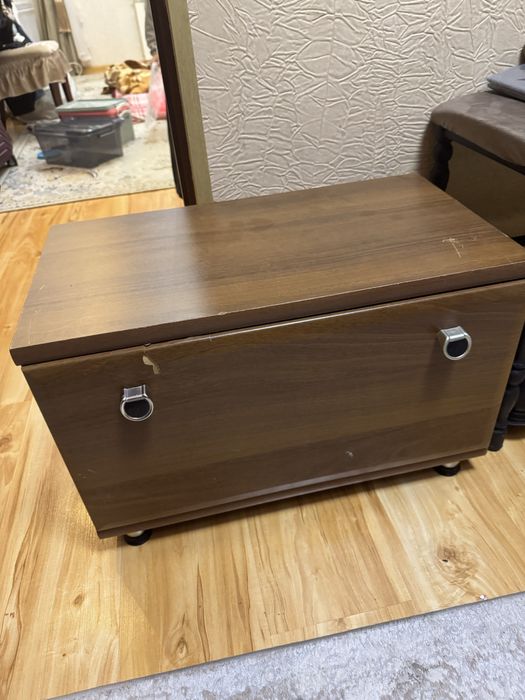 Обувной шкаф.    .     .                Л.       Л.