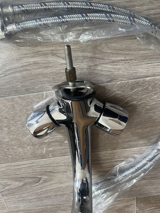 продам смеситель для раковины