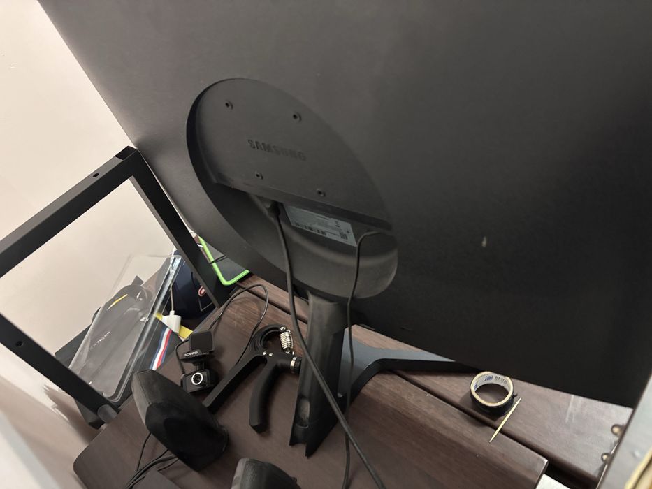 Монитор Samsung S24R350FHI черный