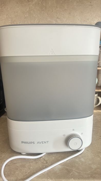 Продавам! Philips Avent Електрически стерилизатор Premium с функция за изсушаване