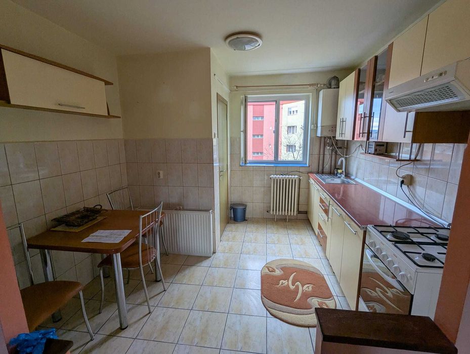 Vand Apartament de 80 mp , 4 camere, 2 băi, etajul 3