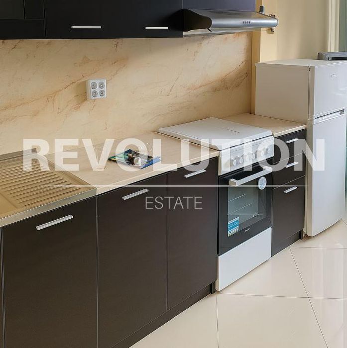 Дава се под наем Едностаен апартамент в Варна, Левски - 25 кв.м за 350 € - Снимка #2