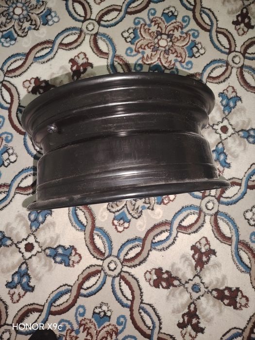 Yangi  sotiladi narx 1.300 kelwladi