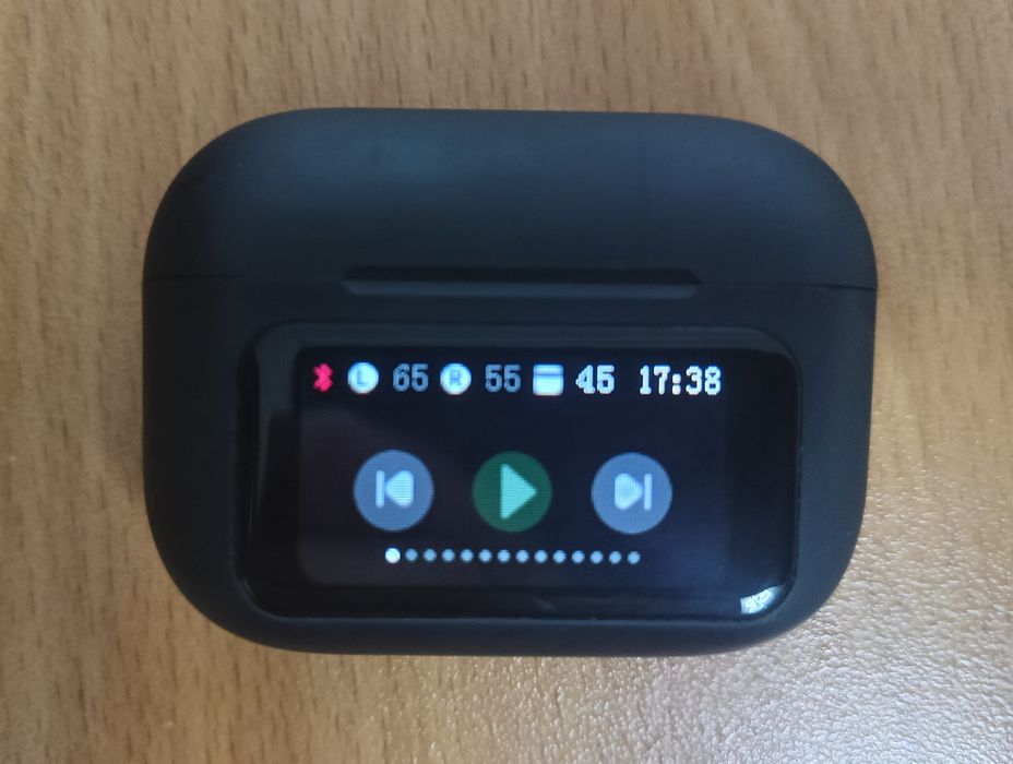 Зарядный кейс (бокс) с экраном для наушников A9 Pro.
