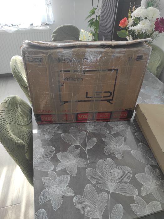 Televizor auto cu încărcător 12/24 și modul CI+ de la focus Sat