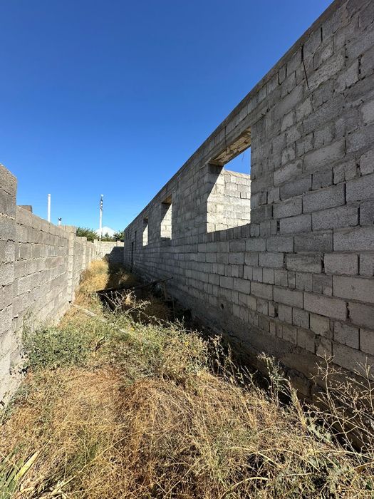 Недостроенный дом, район Кирова,54 школы