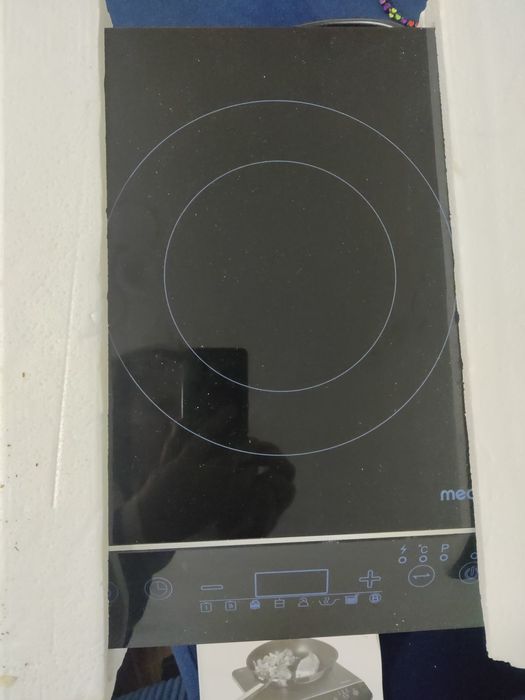 Vând plita inductie