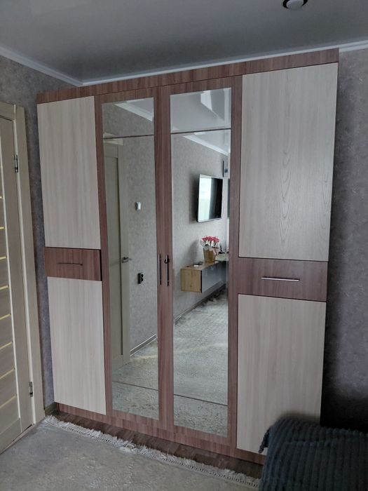 Продам шкаф и прихожую