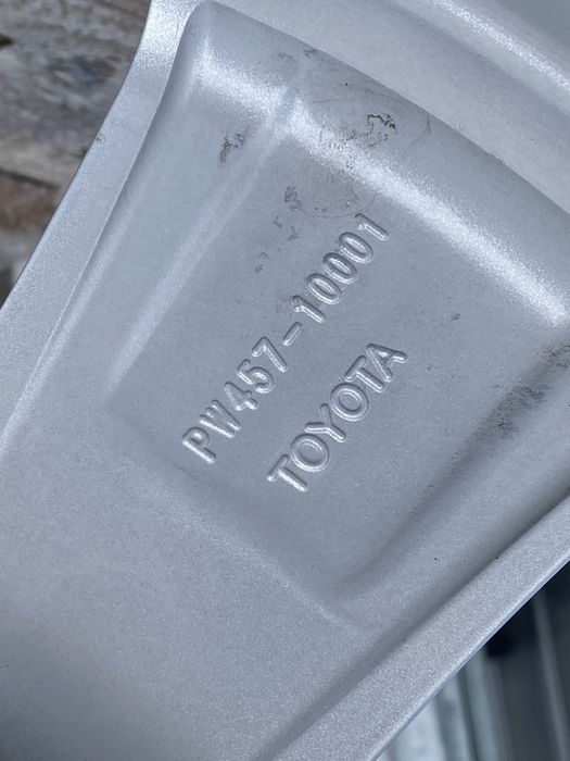 17 цола 5 х 114.3 мм Тойота  C-HR  , Аурис , Auris , Toyota