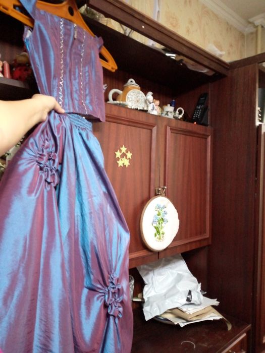 Подростковое красивое платье - 30 размер