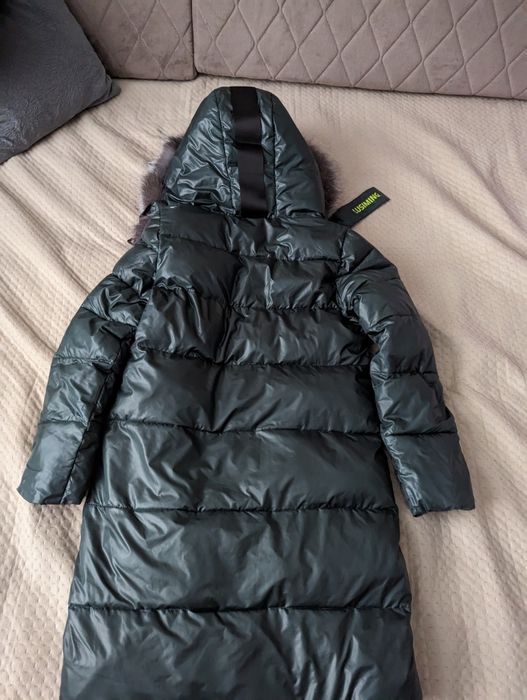 Продам пуховик для девочки