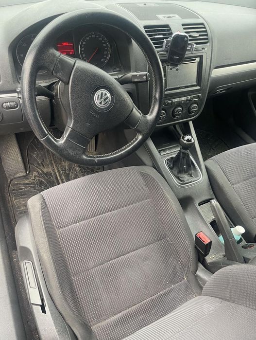 Vând Volkswagen Jetta 1.9 TDI 2005