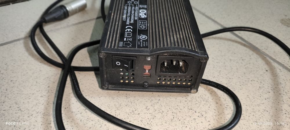 Зарядно за инвалидна количка 24V/5A,за скутер, колело