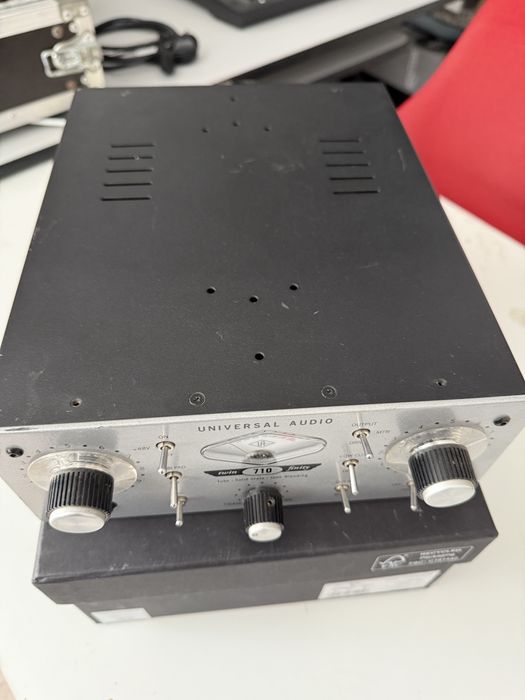 Preamp /  preamplificator de microfon UAD 710 Twin Finity