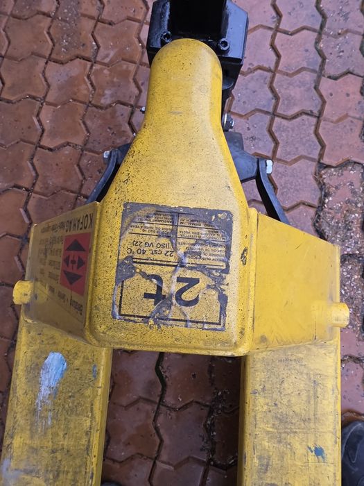 Палетна количка  .