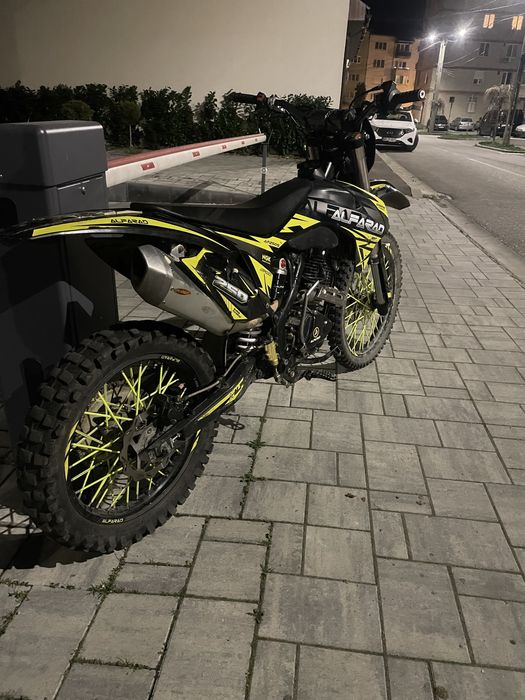 Vand motocross alfarad 250 4 t model t 7 cu 30 ore de funtionare