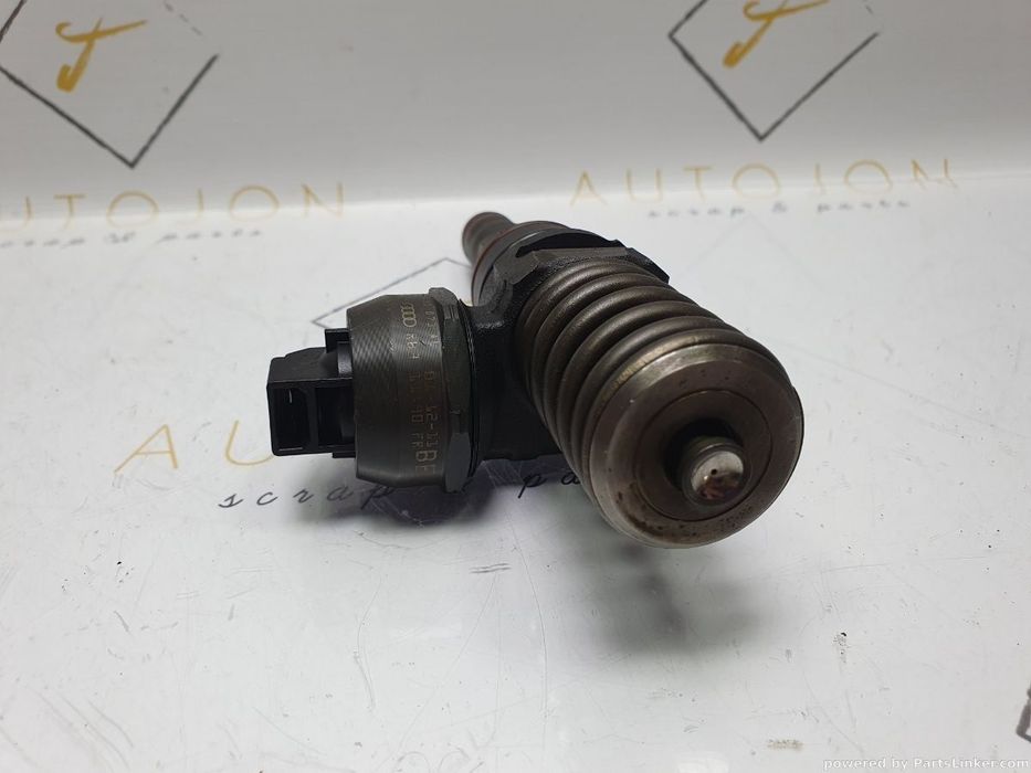 Injector SEAT IBIZA IV (6L1) [ 2002 - 2009 ] TDI Cupra R (BPX, BUK) 118KW|160HP, VOLKSWAGEN GOLF IV (1J1) [ 1997 - 2007 ] TDI (ARL) 110KW|150HP BOSCH 0414720039 OEM 038130073AL