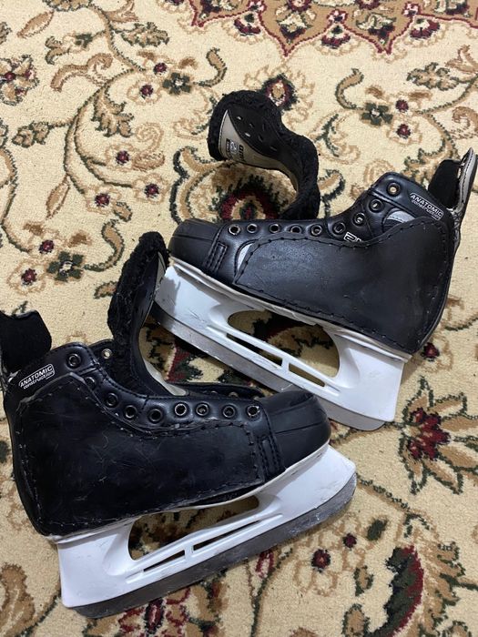 Коньки хоккейные