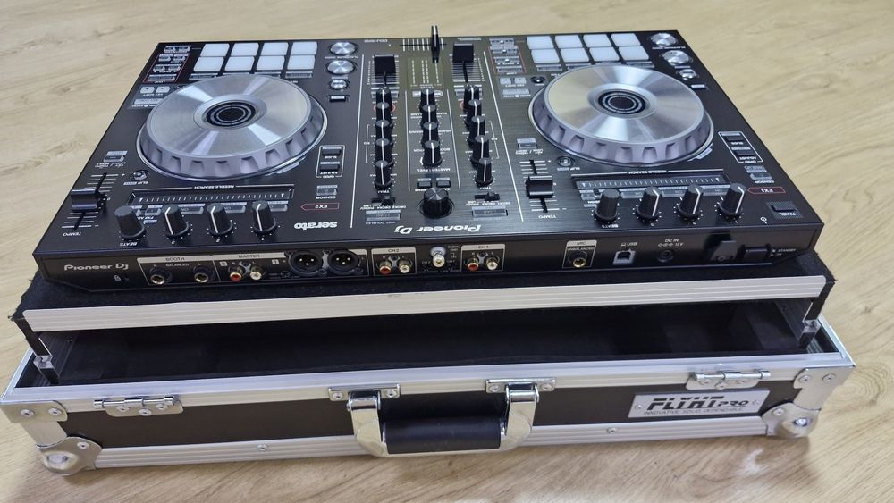 Consola Dj, Pioneer DDJ-SR2 plus Flyght Pro Case