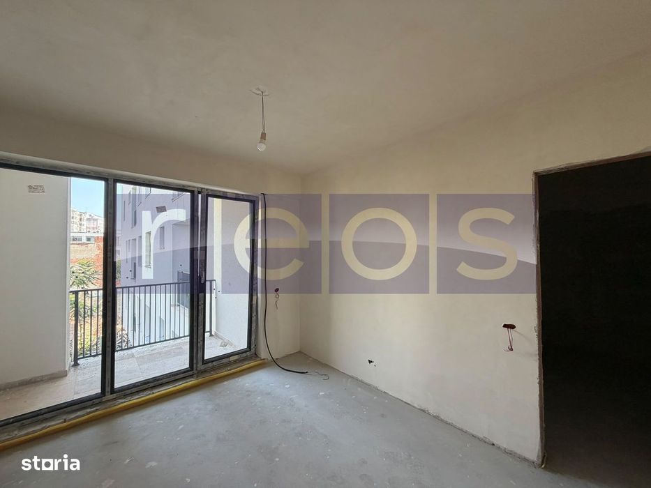 Vanzare Garsoniera 30Mp | Lizeanu | Bloc Nou | Parcare | Terasa