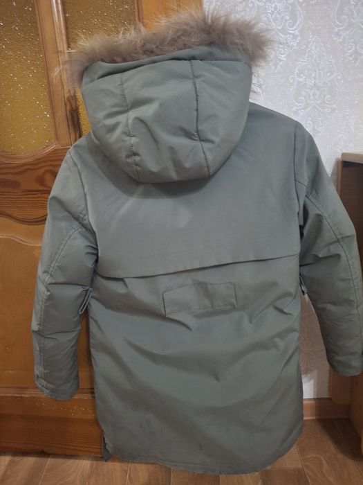 Продам зимние куртку