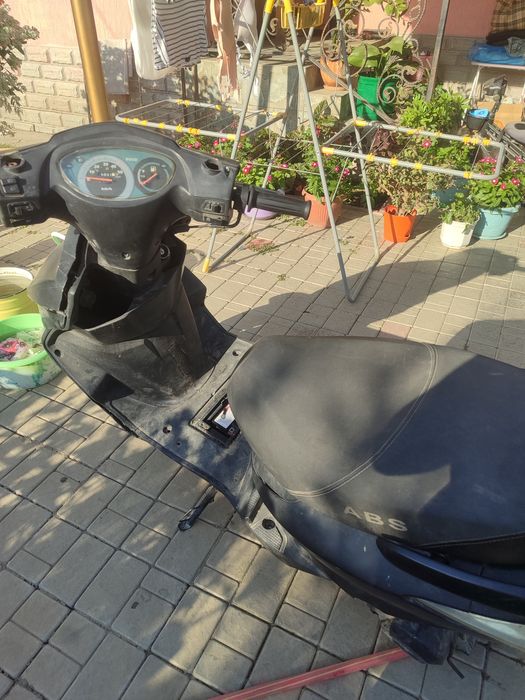 Продам м8 на ходу