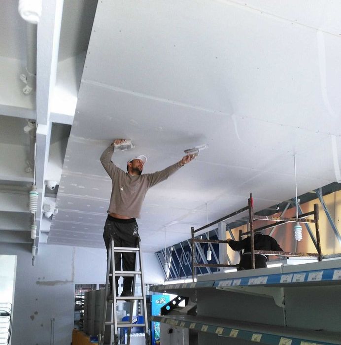 Servicii construcții – Gresie, Faianță, Marmură, Granit