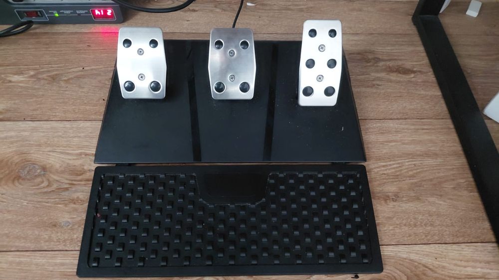 Игровой руль 900°